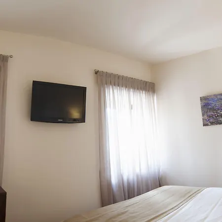 Mas Falet 1682 فندق كالونج