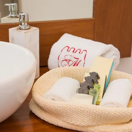 Mas Falet 1682 فندق كالونج